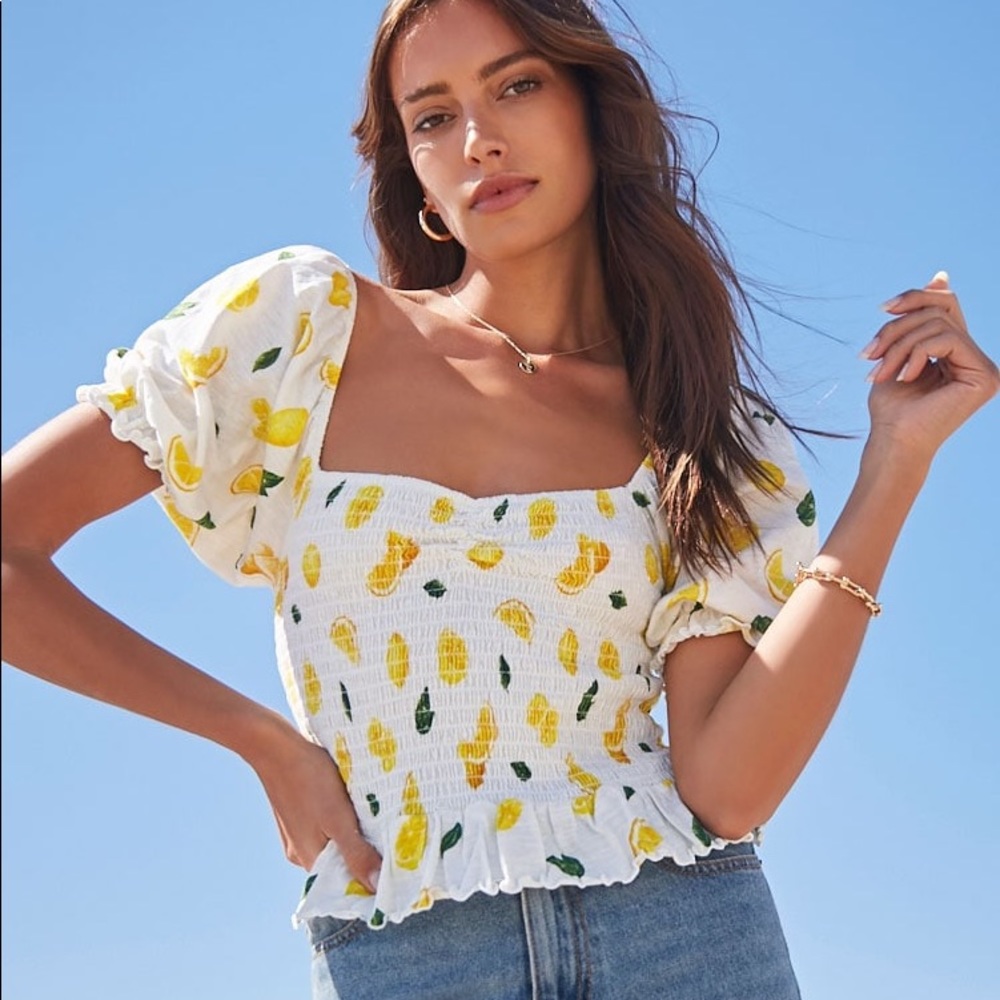 NWT Forever 21 Smocked Puff Sleeve Lemon Crop Top